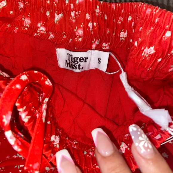 Tiger Mist red flowy short - Picture 5 of 5